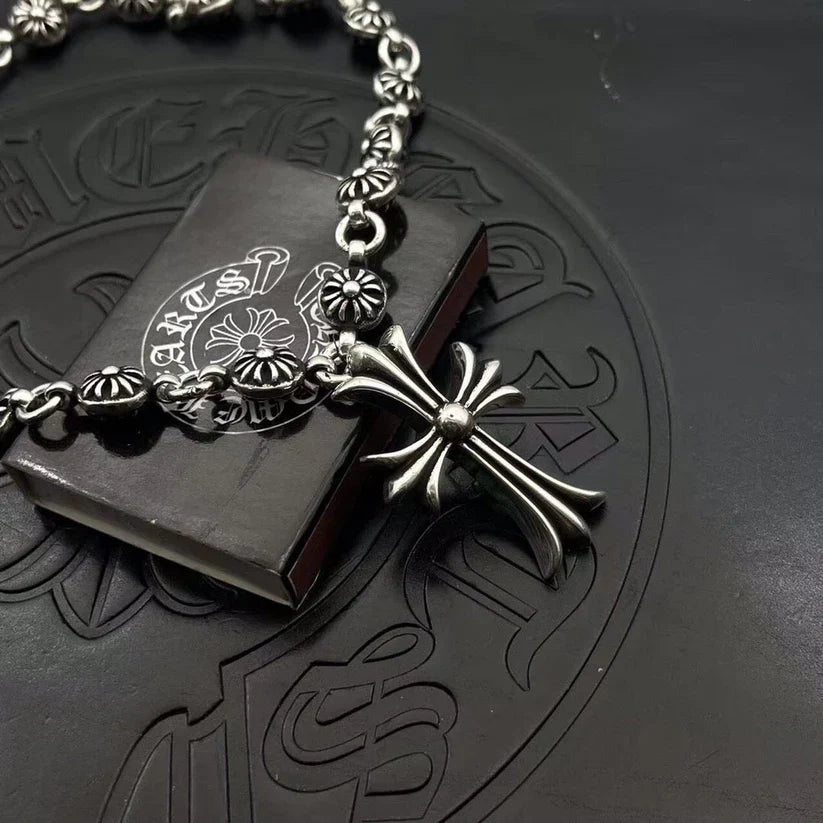 CH LOGO NECKLACE 9