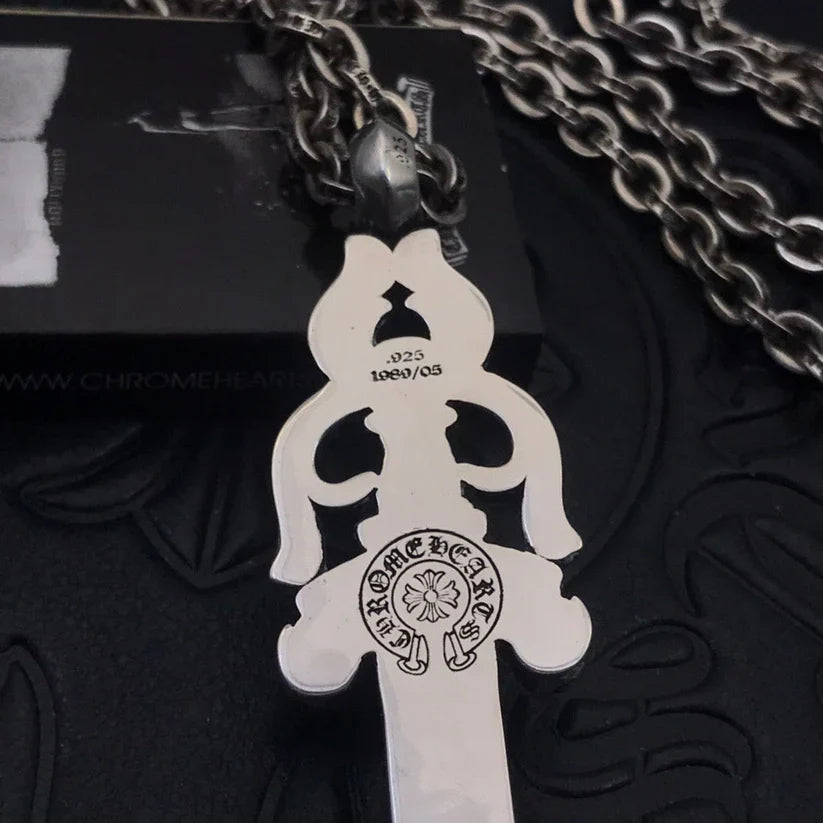 CH LOGO NECKLACE 6